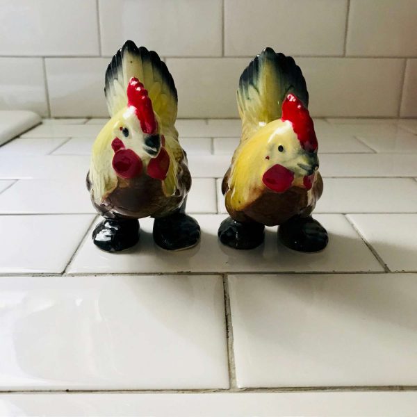 Vintage Salt and Pepper Shaker Large Chicken & Rooster with separated feet Collectible farmhouse display tableware cottage retro kitchen