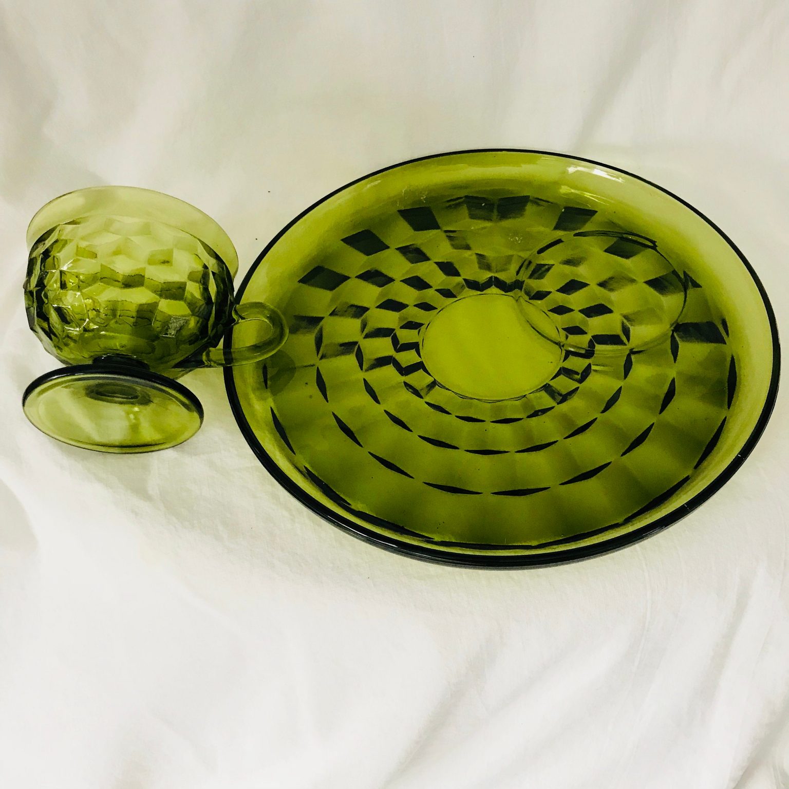 Vintage Set of 4 Cube pattern luncheon plates with cups olive green ...