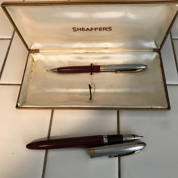Vintage Sheaffer's Fountain pen & Mechanical pencil collectible desk office purse pocket fountain pen in original box