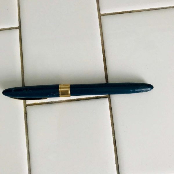 Vintage Sheaffer's medium blue Fountain pen collectible desk office purse pocket fountain pen in original box 14kt gold Nib