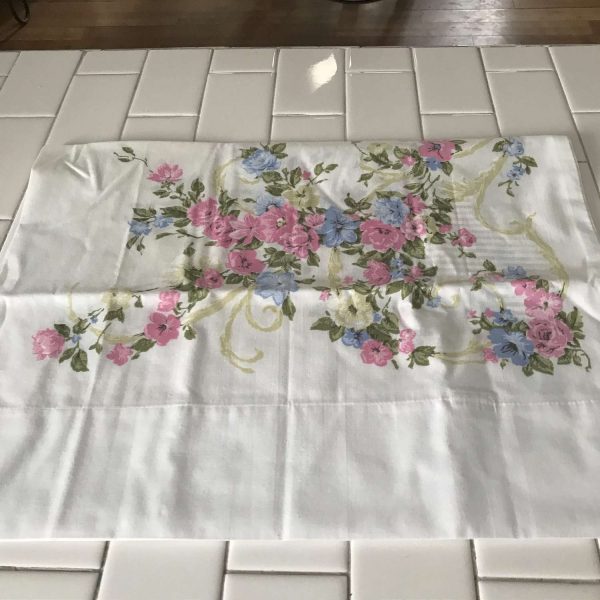 Vintage Standard size pillowcase white with pink blue flowers no iron percale Bed & Breakfast collectible display bedroom farmhouse cottage