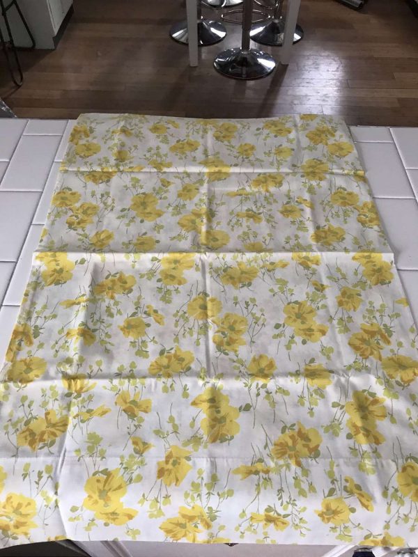 Vintage Standard size pillowcase yellow flowers green leaves no iron percale Bed & Breakfast collectible display bedroom farmhouse cottage