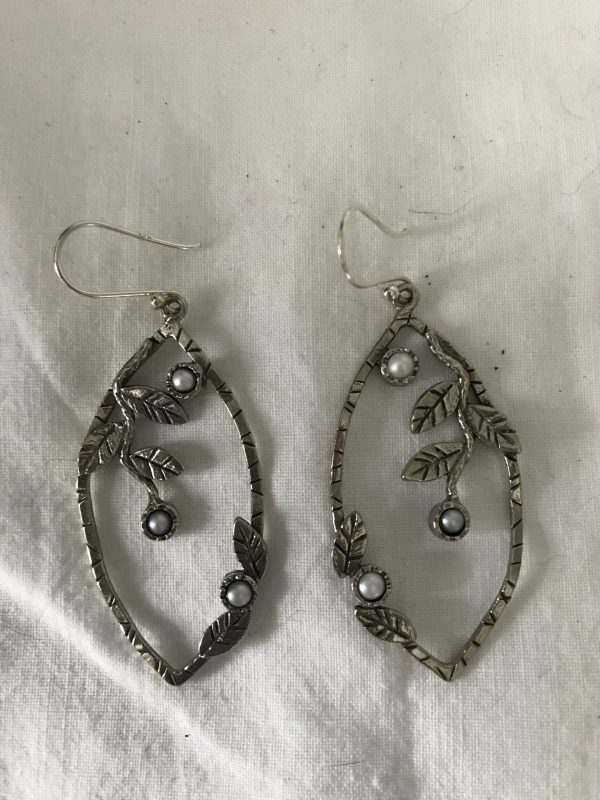 Vintage Sterling Silver Leaf with Pearls Earrings Pierced 8 grams Collectible jewelry vintage sterling silver .925 Boho