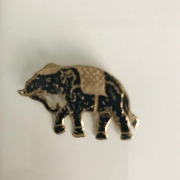 Vintage Sterling Silver Pin Brooch 1930's Siam .925 Elephant Ornate etching 4.9 grams