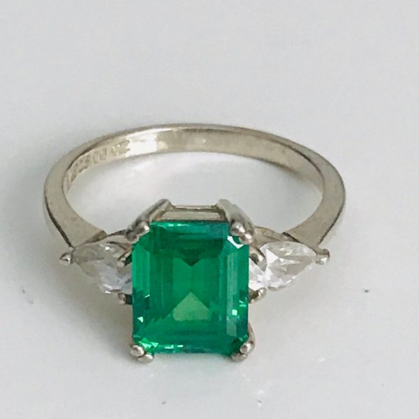 Vintage Sterling Silver Ring Faceted green prong set center stone with teardrop side clear CZ's collectible .925 Jewelry size 10