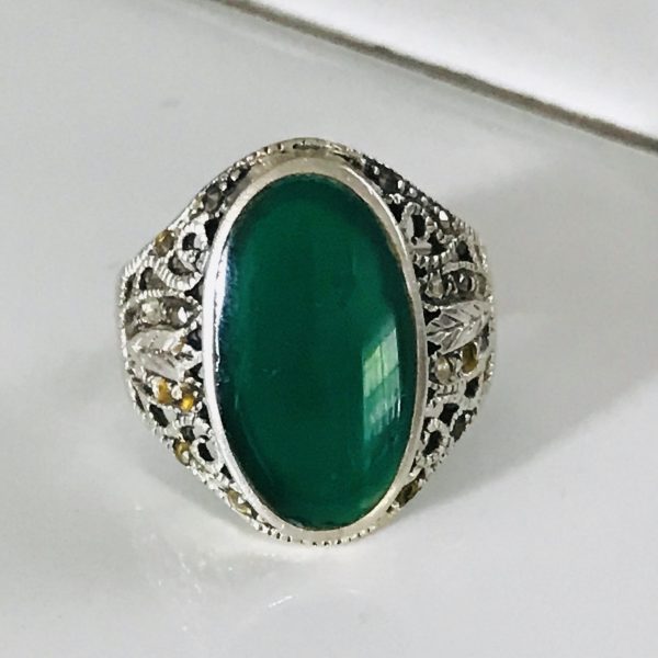 Vintage Sterling Silver Ring Oval Green Stone  .925 Jewelry size 5 1/2 collectible Stunning Basket setting band 5.25 grams