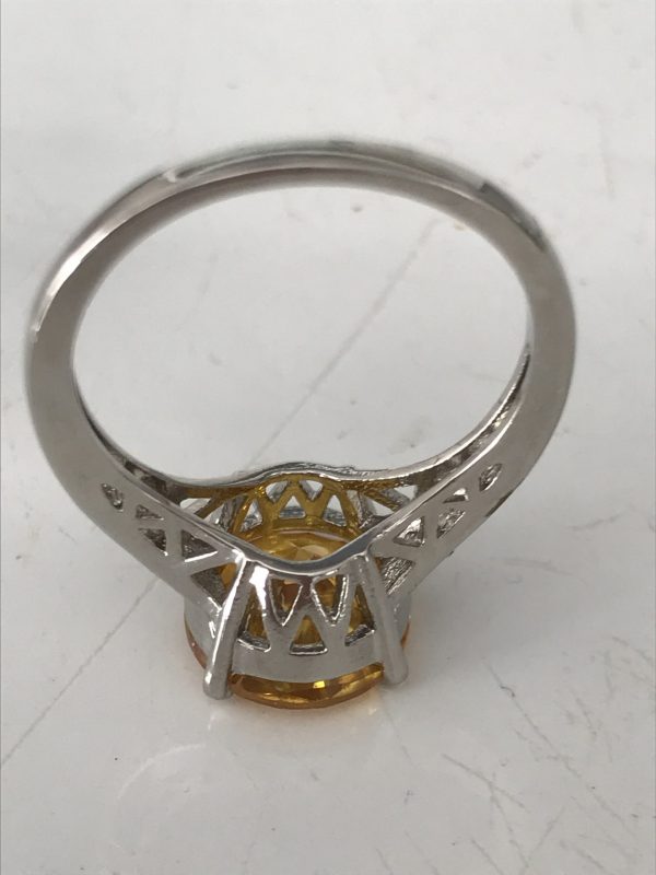 Vintage Sterling Silver Ring Round Faceted Topaz clubbing  .925 Jewelry size 7 1/2 collectible Stunning Basket setting band