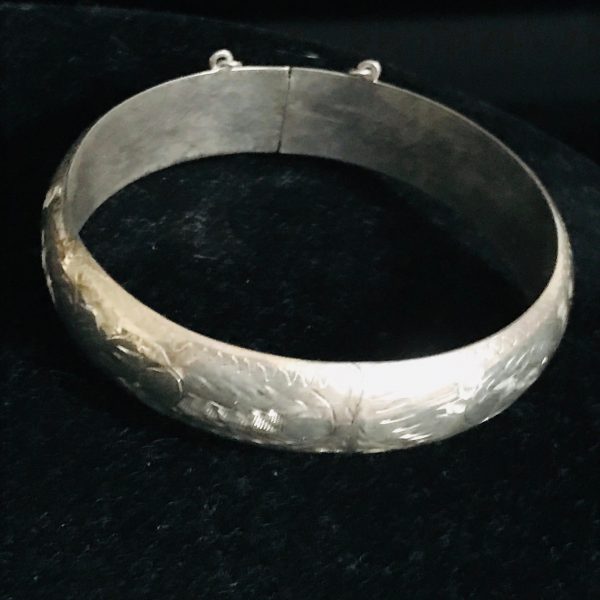 Vintage stunning sterling silver etched bangle fine quality jewelry bracelet 17.3 grams 2 1/2" across