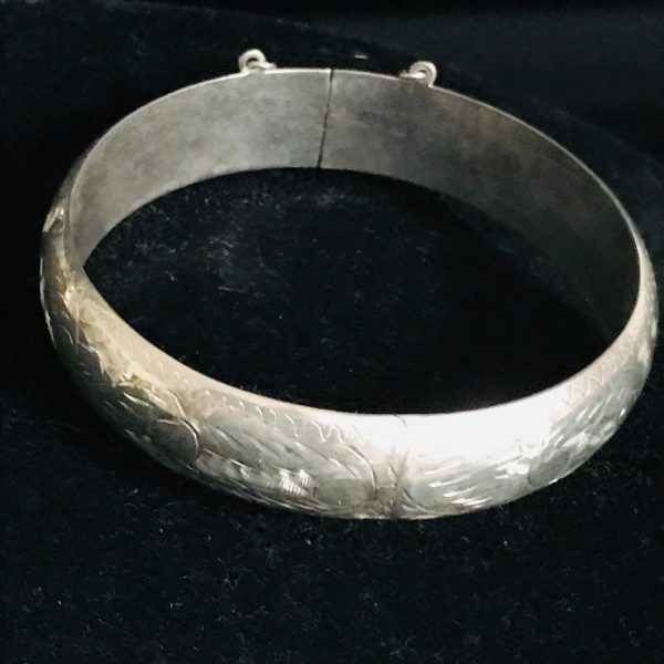 Vintage stunning sterling silver etched bangle fine quality jewelry bracelet 17.3 grams 2 1/2" across