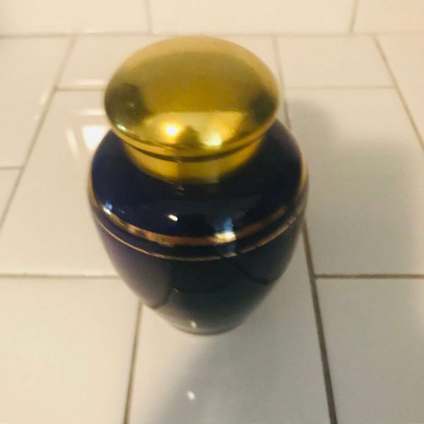 Vintage tea caddy cobalt blue metal lid tea jar collectible display gold trim with inside seal lid kitchen bedroom glass