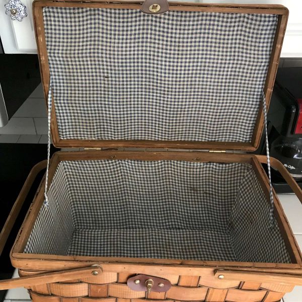 Vintage wicker picnic basket barrel clasp front double handle collectible farmhouse display storage