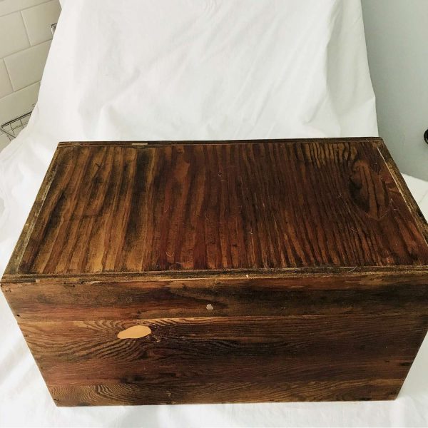 Vintage wooden box collectible with footed lid storage garage barn shed display farmhouse toys tools shed transport shipping box