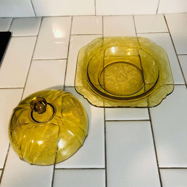 Vintage yellow glass cheese covered dish depression display collectible farmhouse cabin cottage lodge