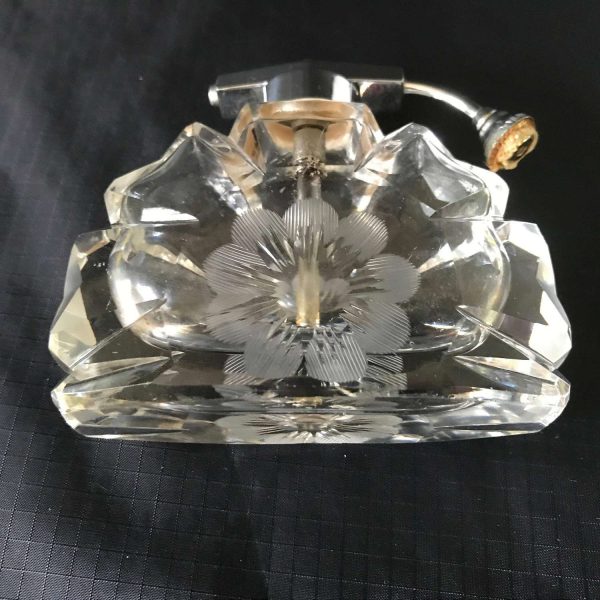 Vitage Crystal Perfume Bottle with atomizer lid
