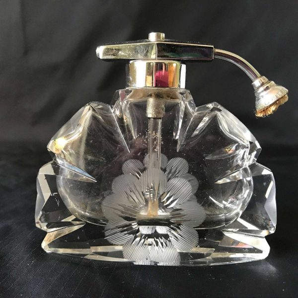 Vitage Crystal Perfume Bottle with atomizer lid