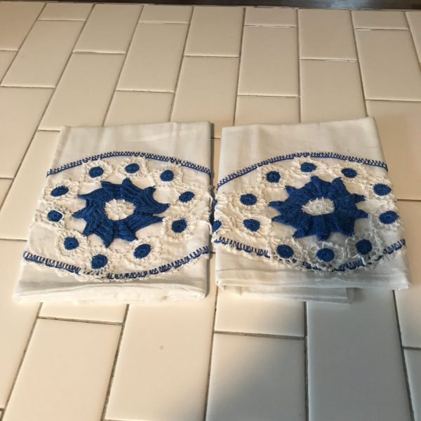 Beautiful Heavy Crochet Pillowcase pair Cotton royal blue floral with white heavy trim 17" x 32" White Raised blue flowers