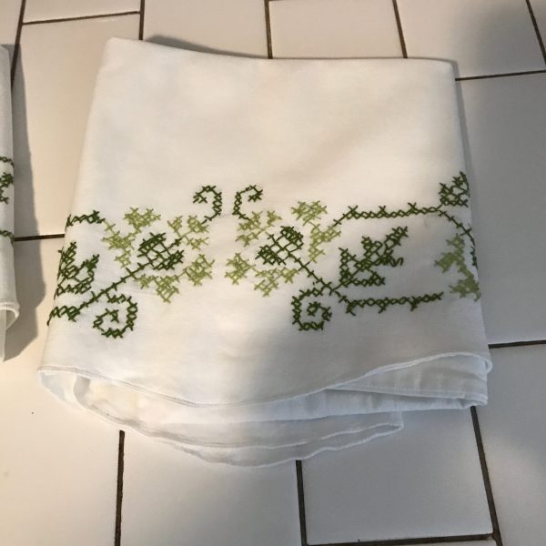 Pillowcase Pair Vintage No Iron Percale Standard Size floral embroidery green very soft bed and breakfast guest room cottage cabin farmhouse