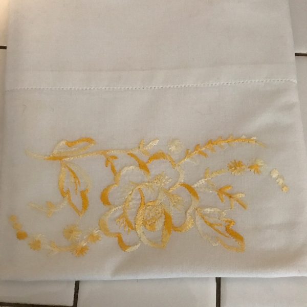 Pillowcase Pair Vintage No Iron Percale Standard Size floral embroidery yellow very soft bed & breakfast guest room cottage cabin farmhouse