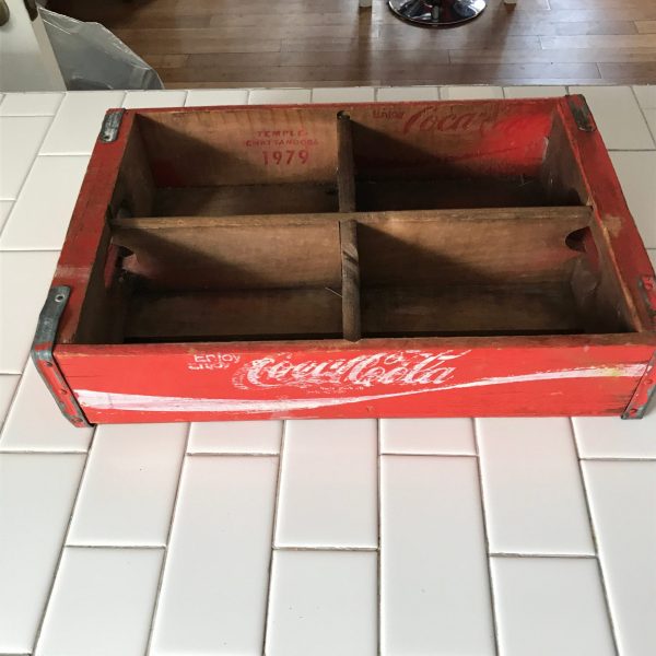 Vintage Coca Cola Wooden Crate Full size double handle display storage garage farmhouse collectible display 1979 Chattanooga