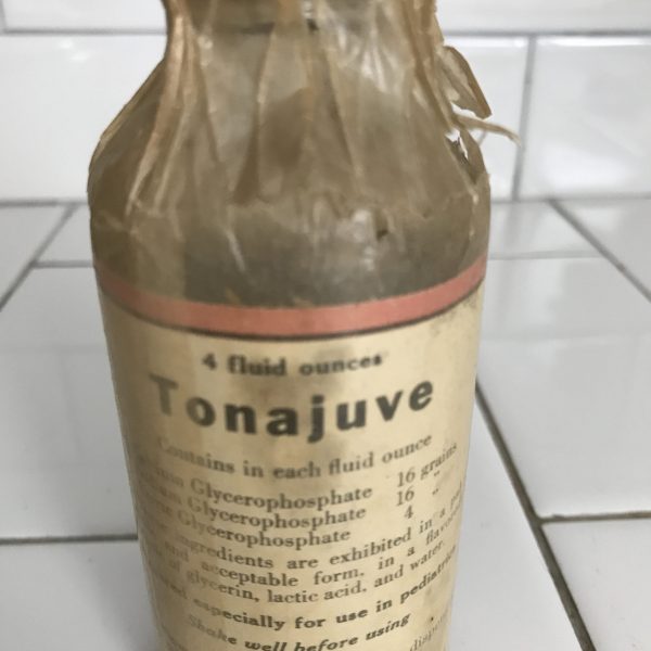 Vintage Tonajuve Davis Rose & Co. Boston, Mass. Pharmacy Apothecary bottle jar Medical  Doctor Medicine bottle collectible display