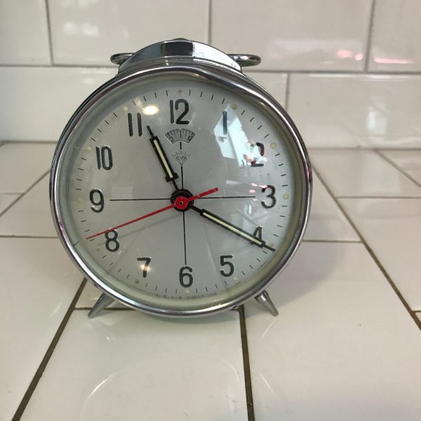 Alarm clock Working apple green metal with chrome legs and back collectible display travel bedroom rounded front glass