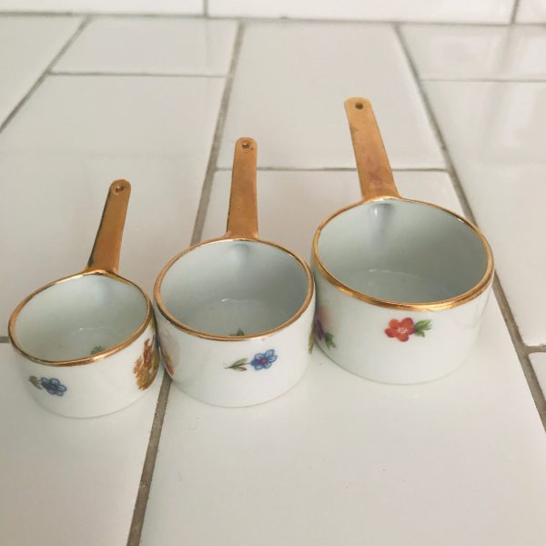 Vintage miniature 3 pans pots Limoge decorative dishes Courting couple Farmhouse cottage fine bone china France Gold handles
