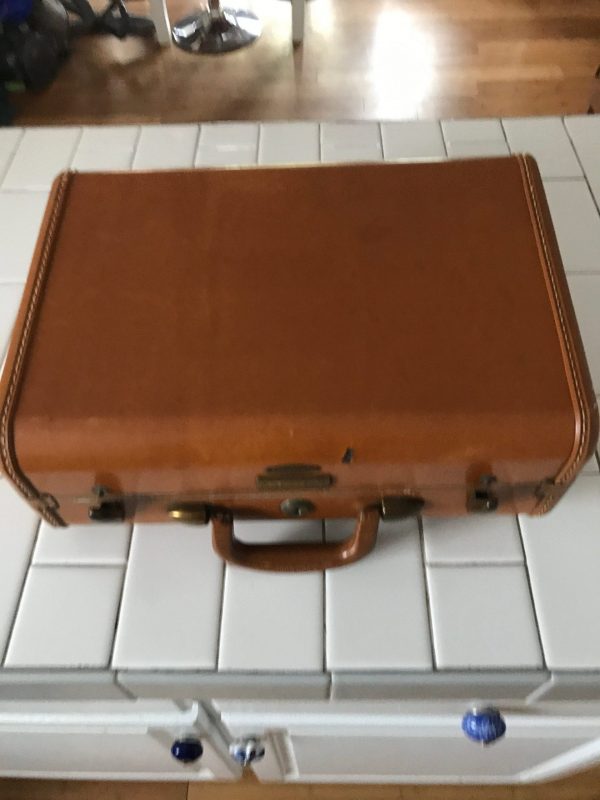 Vintage Suitcase Small Carry on Samsonite Collectible Luggage display storage travel 1930's Overnight bag camel color beige VERY CLEAN