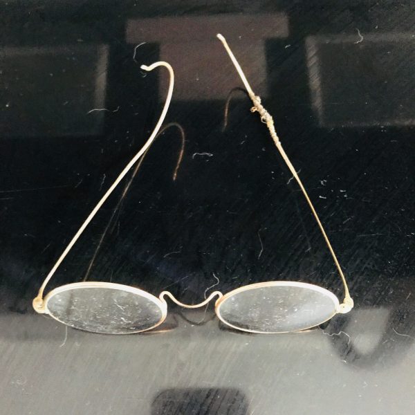 Antique eyeglasses wire rims and bows movie theater prop collectible display office mid century atomic hipster mod