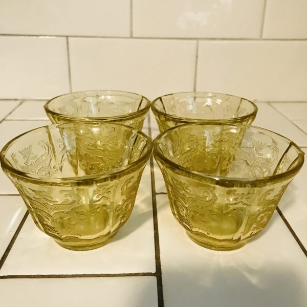 Depression glass Yellow small bowls fruit sherbet dishes farmhouse collectible display cottage shabby chic