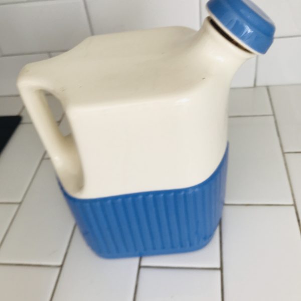 Fantastic Disc Pitcher Water Iced Tea Pottery Universal Potteries USA Periwinkle blue ribbed bottom farmhouse cottage Kitchen