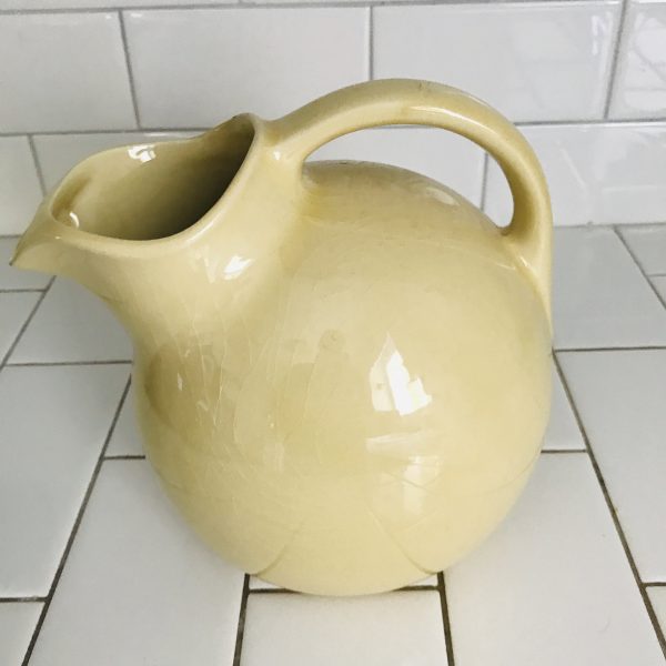 Light Yellow Pitcher Pottery Beautiful Size Style and Shape farmhouse collectible retro kitchen tilt ball pitcher water iced tea display