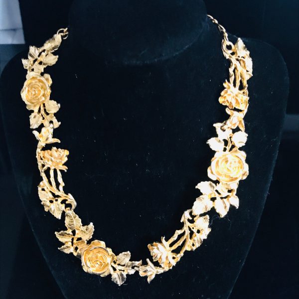 Vintage Beautiful Nolan Miller Large gold Rose and leaf necklace adjustable