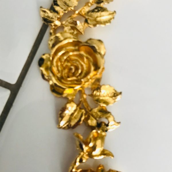 Vintage Beautiful Nolan Miller Large gold Rose and leaf necklace adjustable
