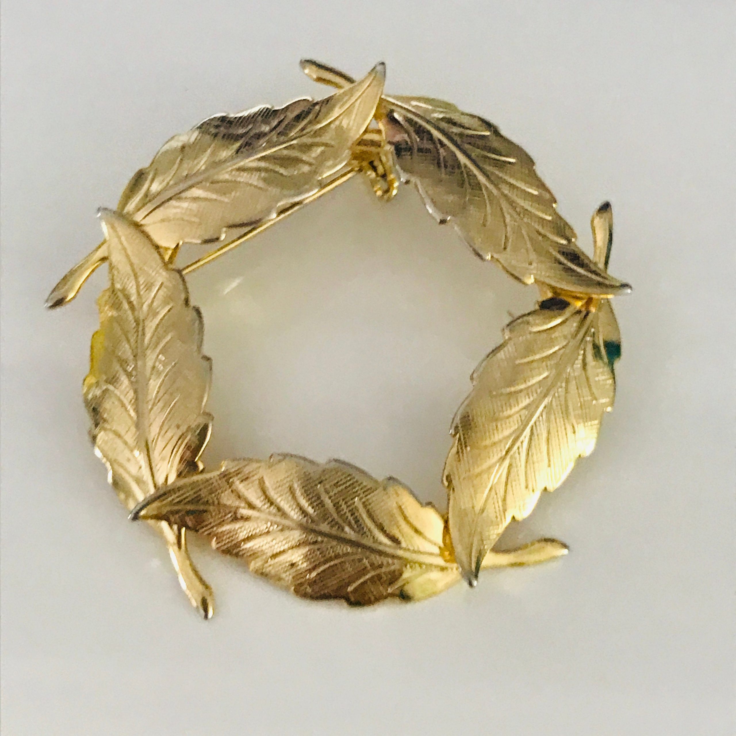 Vintage Gold Brooch Pin wreath of Leaves sweater pin gold tone metal –  Carol's True Vintage and Antiques