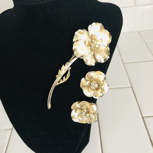 Vintage Gold tone Jewelry Set Clip Earrings & Brooch large floral with aurora borealis center crystals Statement set