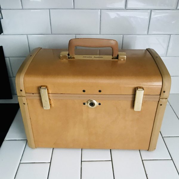Vintage Overnight Cosmetic Case Ultra Samsonite Hard Side Beige with keys Very clean collectible display #7512