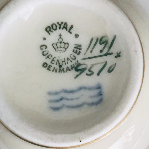 Vintage Place Setting 7 Pieces Royal Copenhagen 1191 Denmark Fine bone china Burgundy trim Tea cup saucer salad dinner bread bowls plates