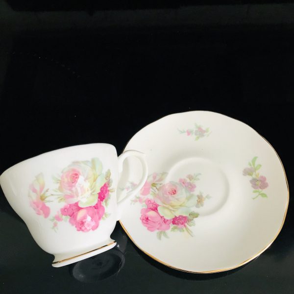 Vintage Royal Winchester Tea cup and saucer Cabbage Roses England Fine bone china gold trim farmhouse collectible display dining serving