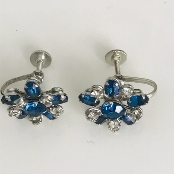 Vintage Silver tone screw back earrings blue and clear rhinestones flower shape beautiful coloring