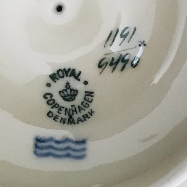 Vintage Teapot Tea pot Royal Copenhagen 1191 Denmark Fine bone china Burgundy with Gold trim Quality China Collectible Display