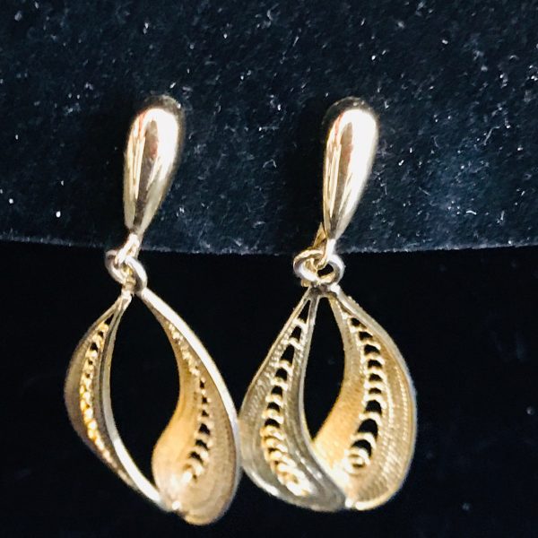 Vintage Trifari clip earrings gold tone 2" long ornate filigree
