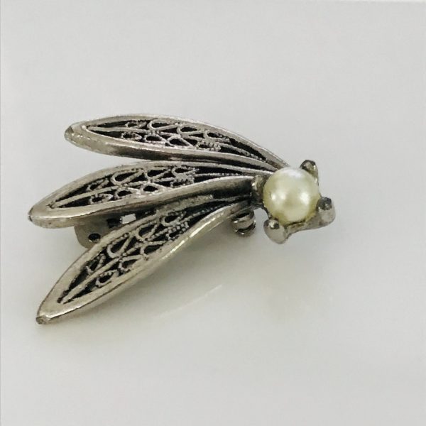 Vintage 1950's brooch pin leaves with center pearl sweater pin display jewelry