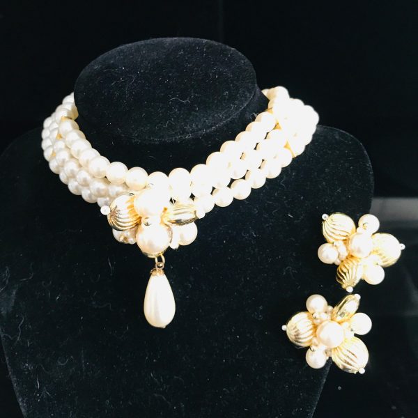 Vintage Jewelry Set Faux Pearls with gold tone Necklace with matching clip earrings gold tone metal Flowers adjustable choker