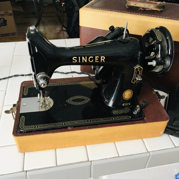 Vintage Singer Sewing Machine WORKING with pedal and hard Case Made 1954 Great Britain Excellent condition heavy gold EJ522776 farmhouse