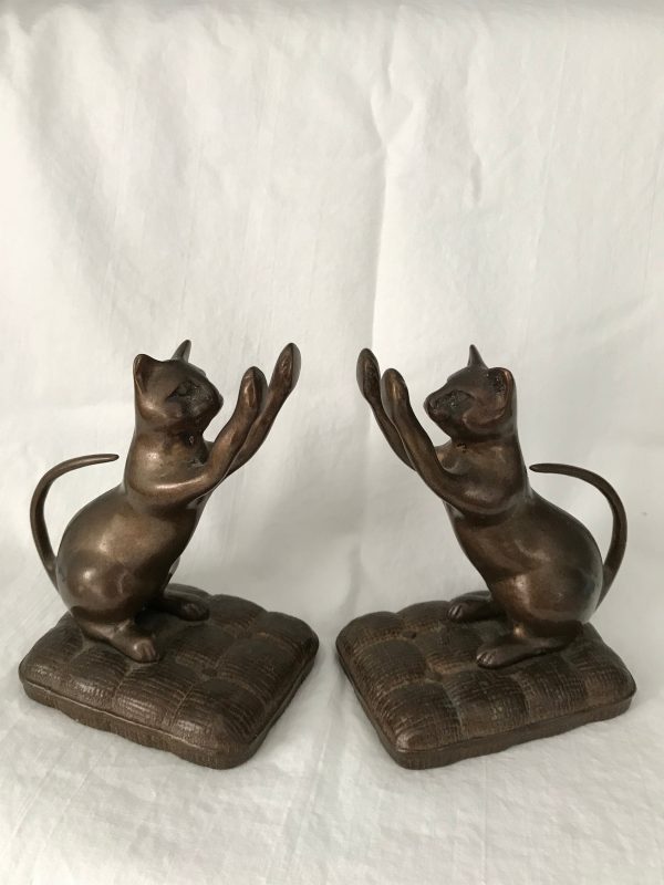 Antique cat bornze bookends playing kittens sitting on pillows detailed collectible display