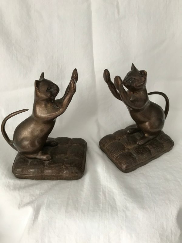 Antique cat bornze bookends playing kittens sitting on pillows detailed collectible display