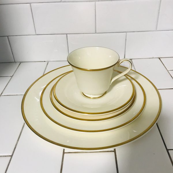 Vintage 5 Piece place setting Royal Daulton Heather Romance collection dinnerware luncheon bread tea cup and saucer Heather Ivory & Gold