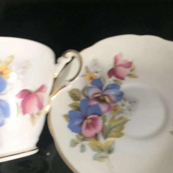 Vintage Regency Tea cup and saucer England Fine bone china Beautiful Pansies gold trim farmhouse collectible display cottage coffee