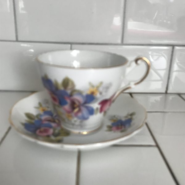 Vintage Regency Tea cup and saucer England Fine bone china Beautiful Pansies gold trim farmhouse collectible display cottage coffee