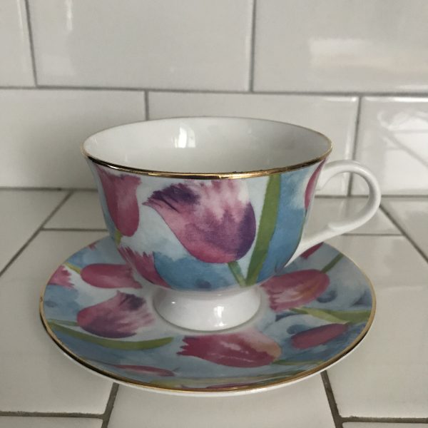 Vintage Royal Winchester Tea cup and saucer Chintz Tulips England Fine bone china gold trim farmhouse collectible display dining serving